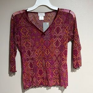 Red Print Ve-Neck Top
